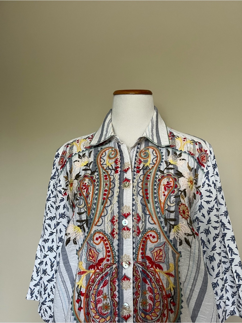 John Mark Women's Oversized Embroidered Boho Blouse Size Small - Picture 2 of 11